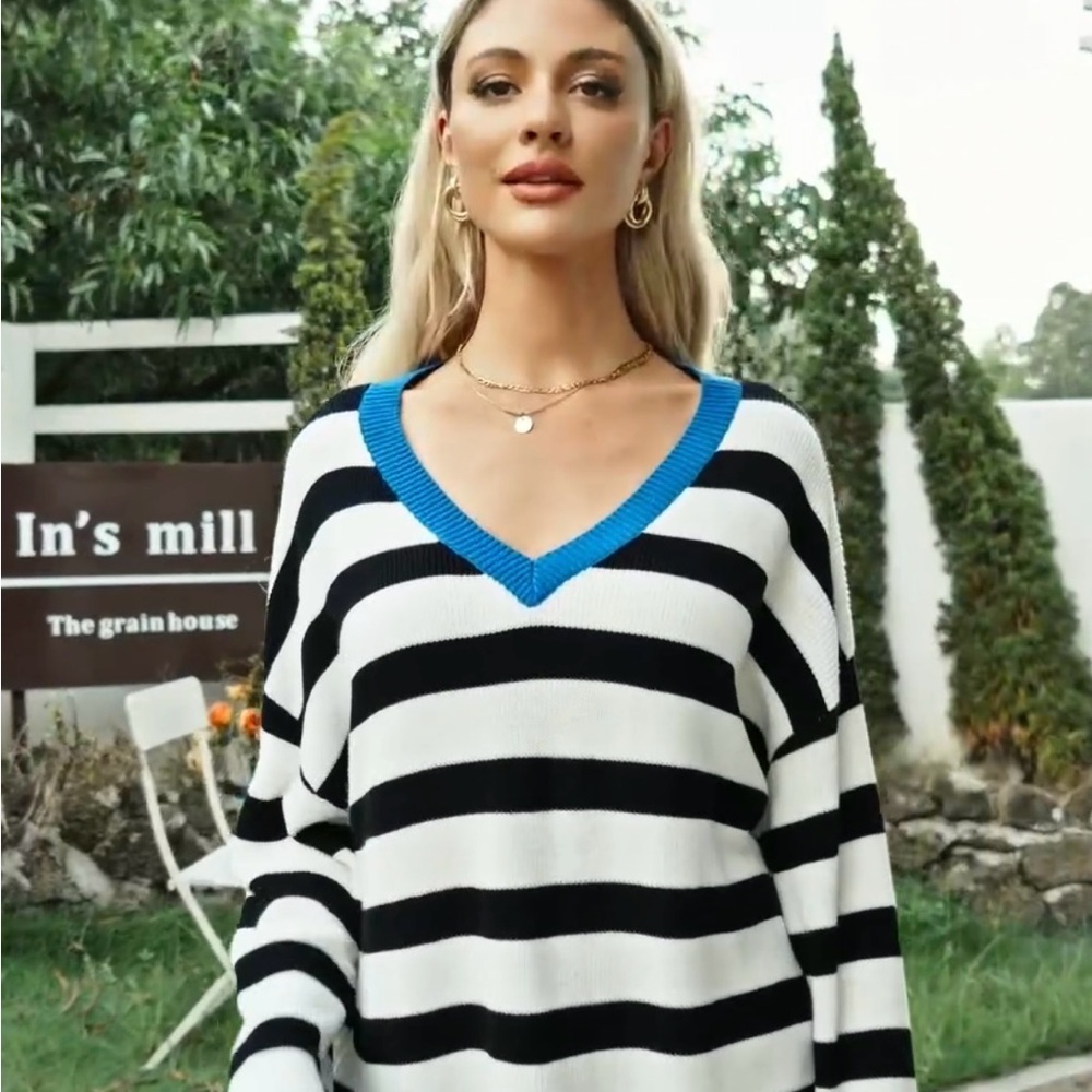 Lightweight Black and White Striped V-Neck Sweater with Blue Accent